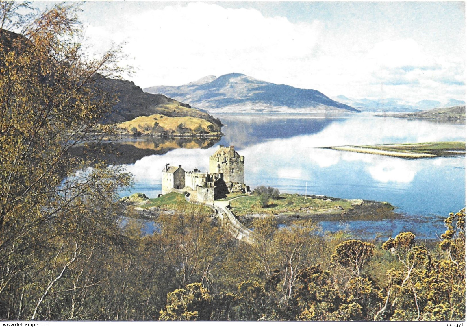 EILEAN DONAN CASTLE, LOCH DUICH, ROSS, SCOTLAND. UNUSED POSTCARD    Wt8 - Ross & Cromarty