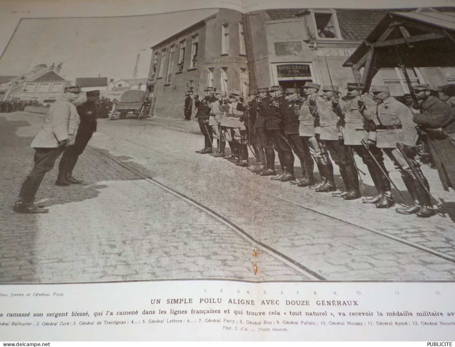 PHOTO SIMPLE POILU DEVANT 12 GENERAUX 1915 - 1914-18