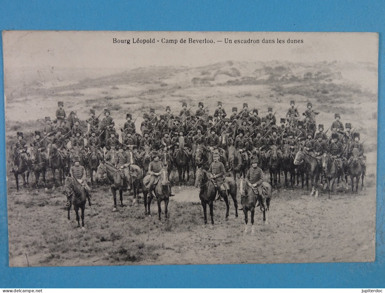 Bourg-Léopold Camp De Beverloo Un Escadron Dans Les Dunes - Leopoldsburg (Kamp Van Beverloo)