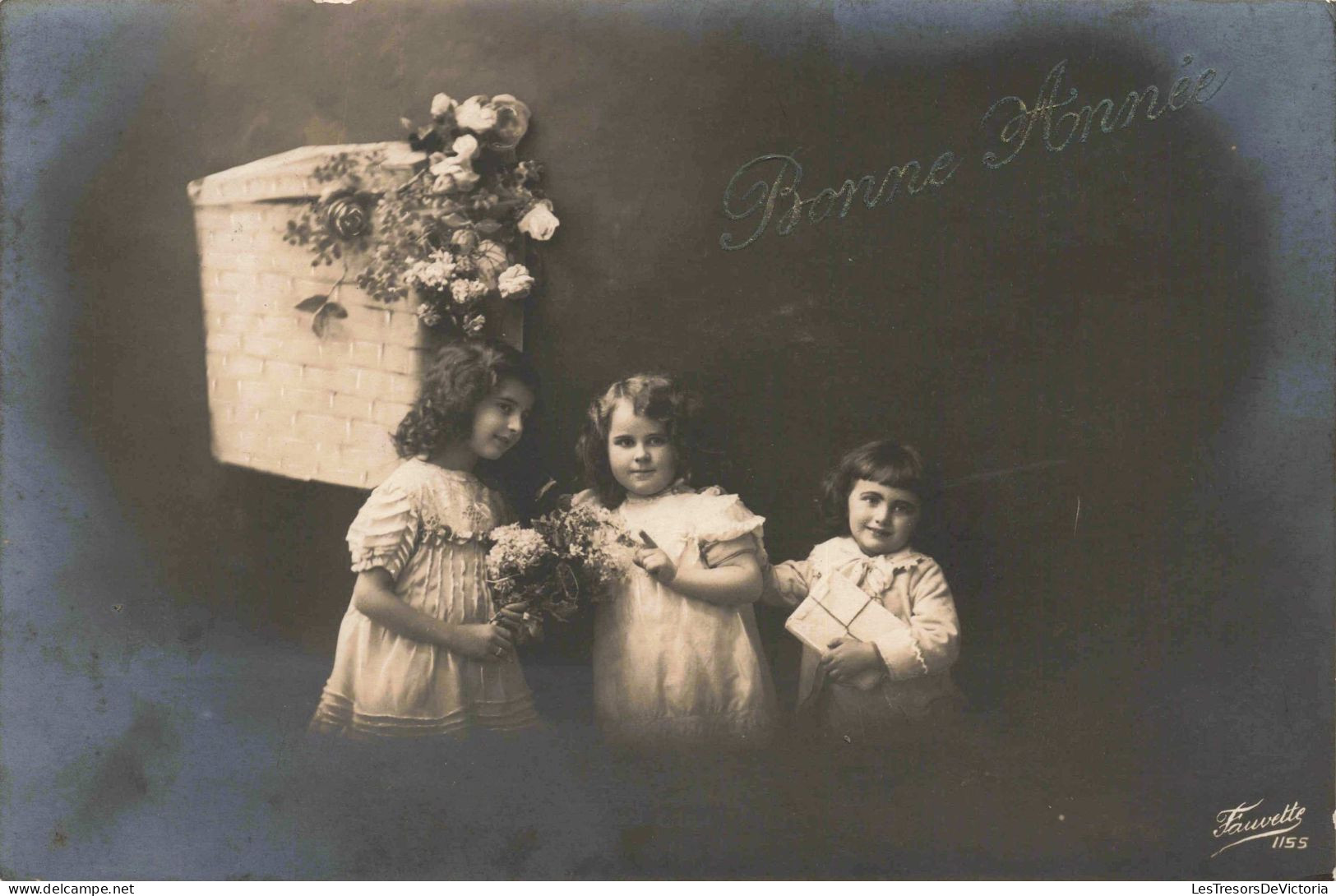 FÊTES - Bonne Année - Petites Filles -  Carte Postale Ancienne - Nouvel An