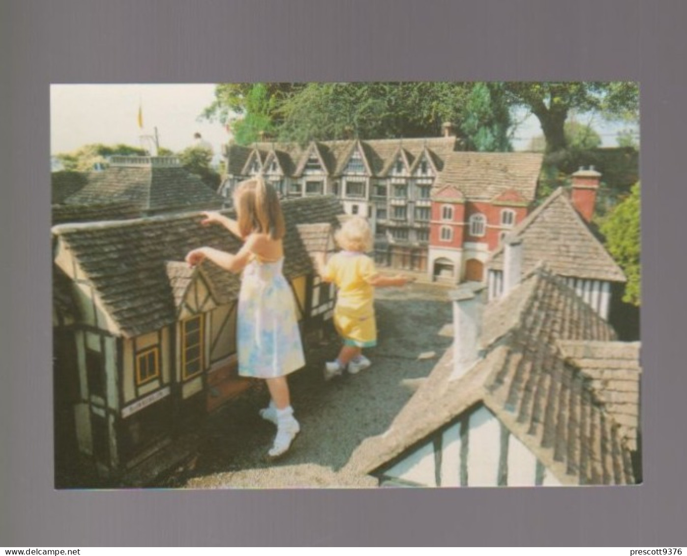 West Cliff Model Village, Ramsgate Kent, UK   -   Unused Postcard   - UK15 - Ramsgate