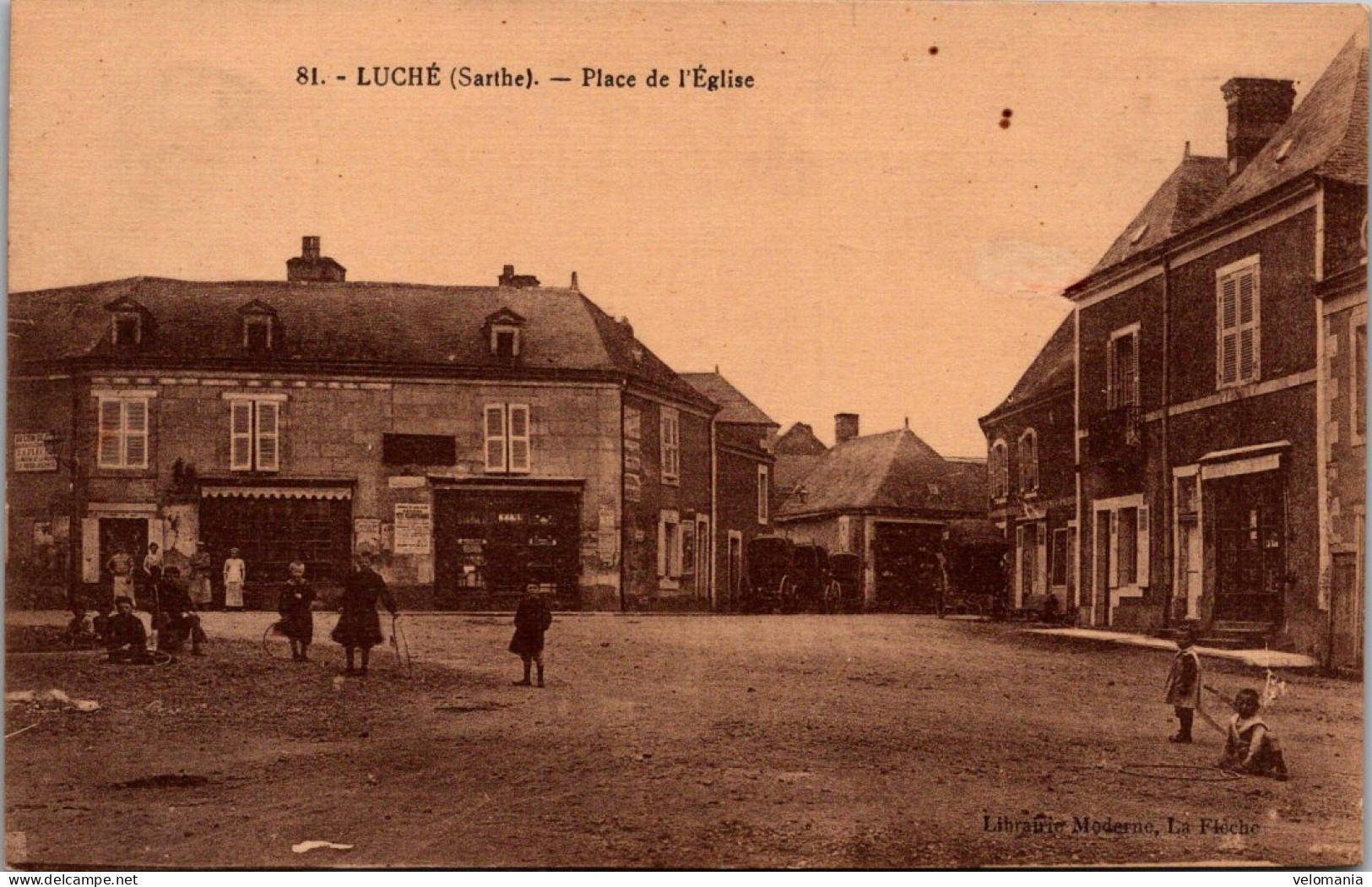 18531 Cpa72 Luché - Place De L'Eglise - Luche Pringe