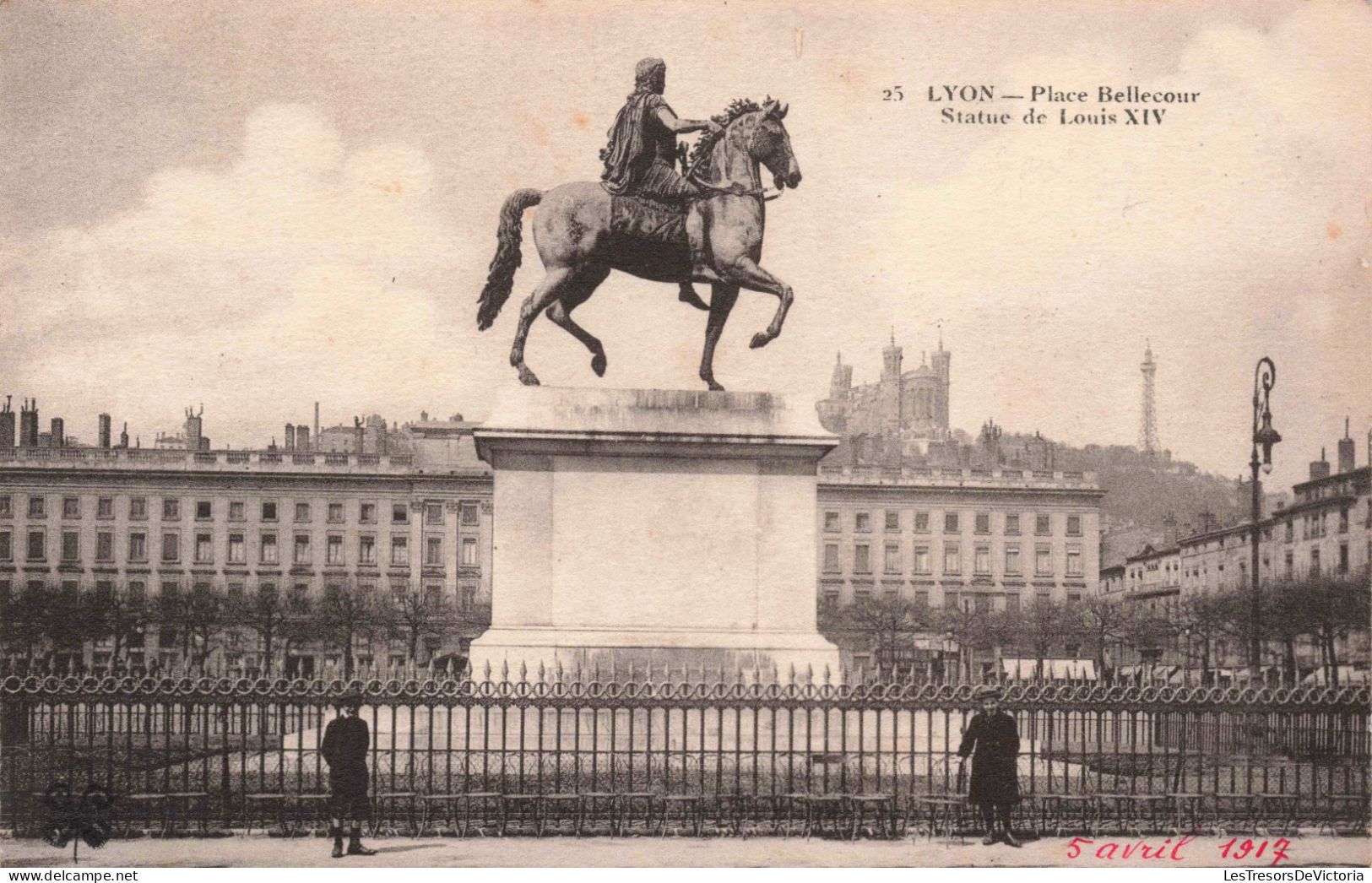 FRANCE - Lyon - Place Bellecour - Statue De Louis  XIV -  Carte Postale Ancienne - Lyon 2