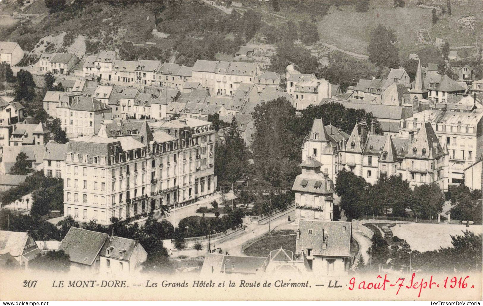 FRANCE - Le Mont Dore - Les Grands Hôtels Et La Route De Clermont - LL - Carte Postale Ancienne - Auvergne Types D'Auvergne