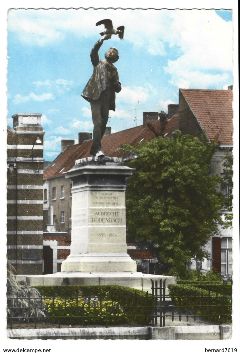 Belgique  - Roeselare   -  Standbeeld  Albrecht  Rodenbach - Roeselare