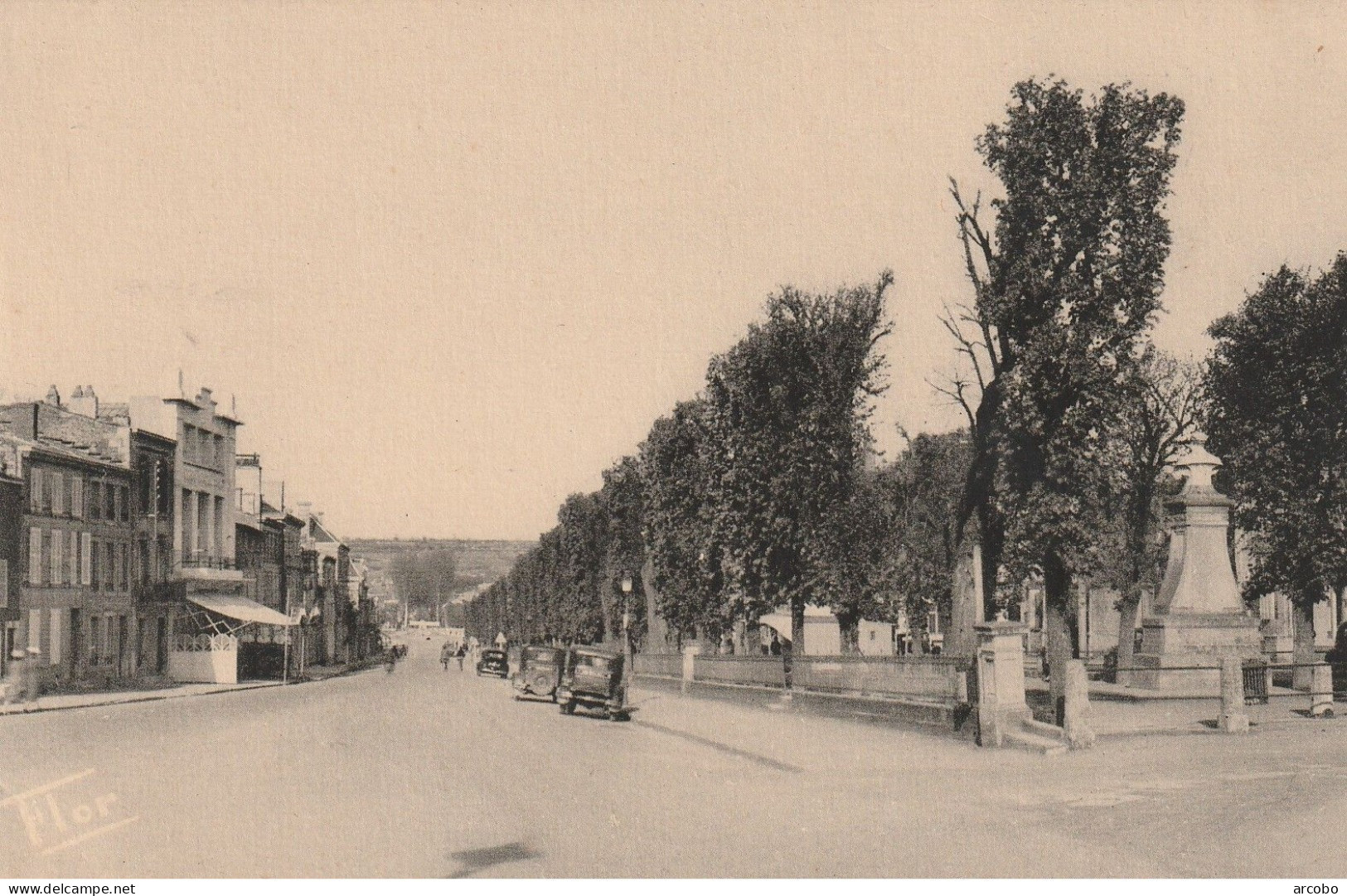 SAINT-MAIXENT-L'ECOLE. Avenue Gambetta - Thenezay