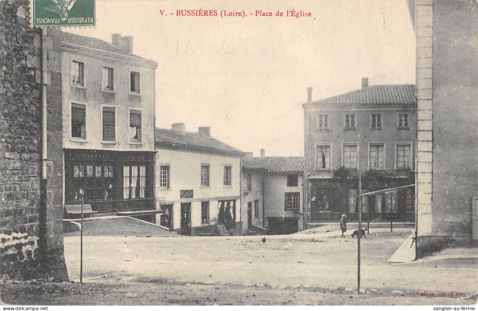 CPA 42 BUSSIERES / PLACE DE L'EGLISE - Other & Unclassified