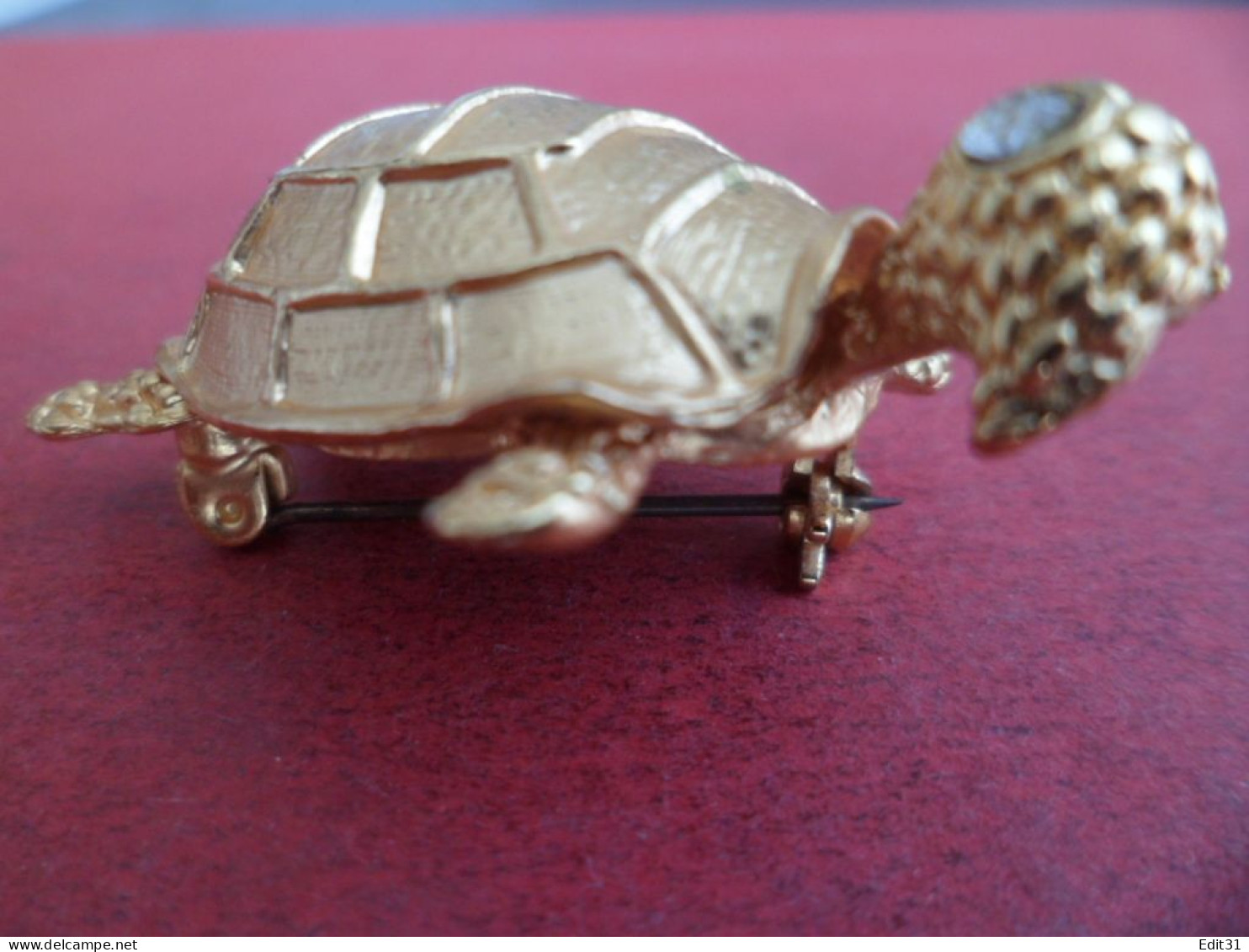 Broche Tortue en bronze doré en  2 parties - avec de 2 yeux en Strass -