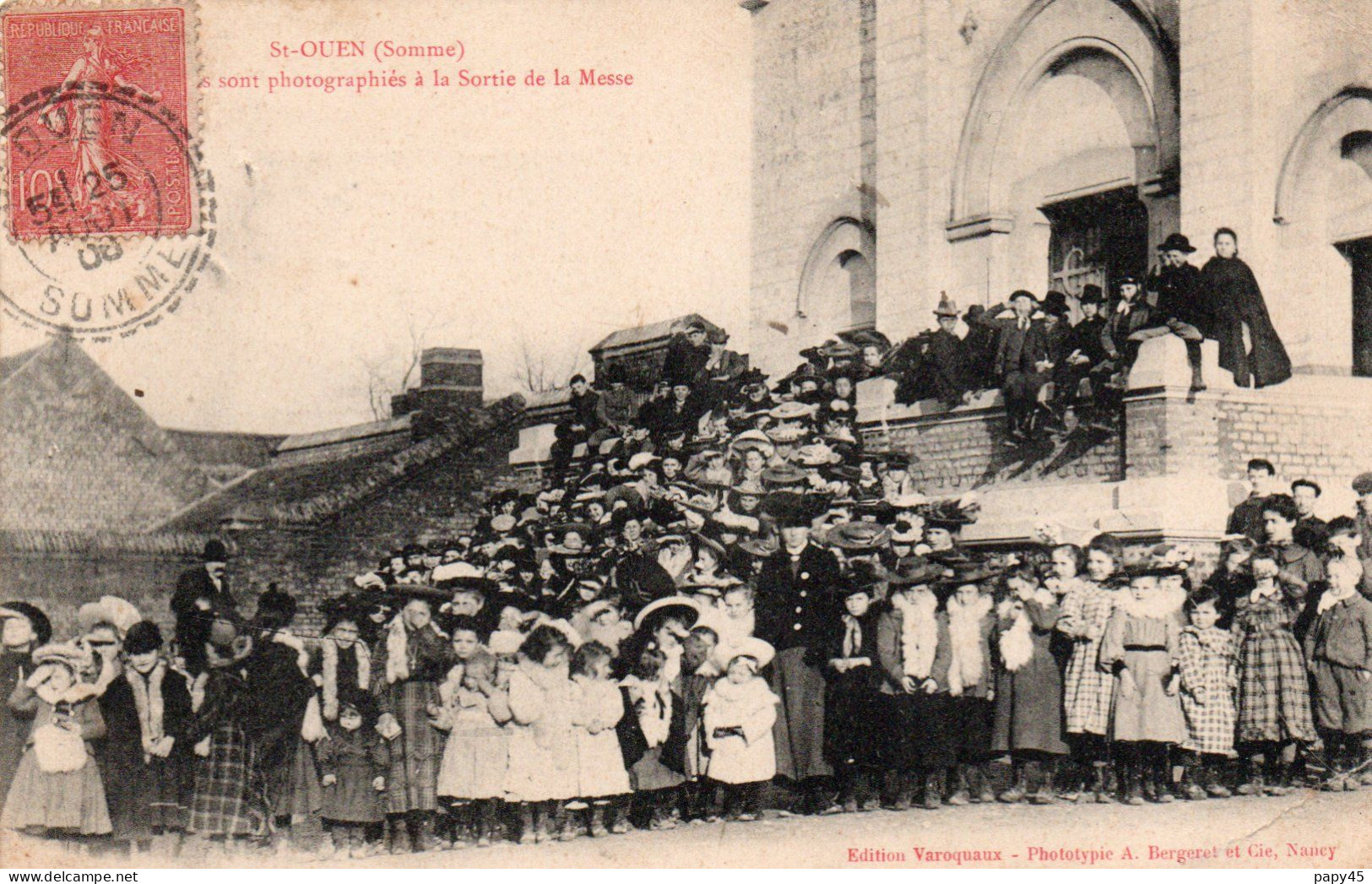 80 - ST OUEN           Photographiés à La Sortie De La Messe - Saint Ouen