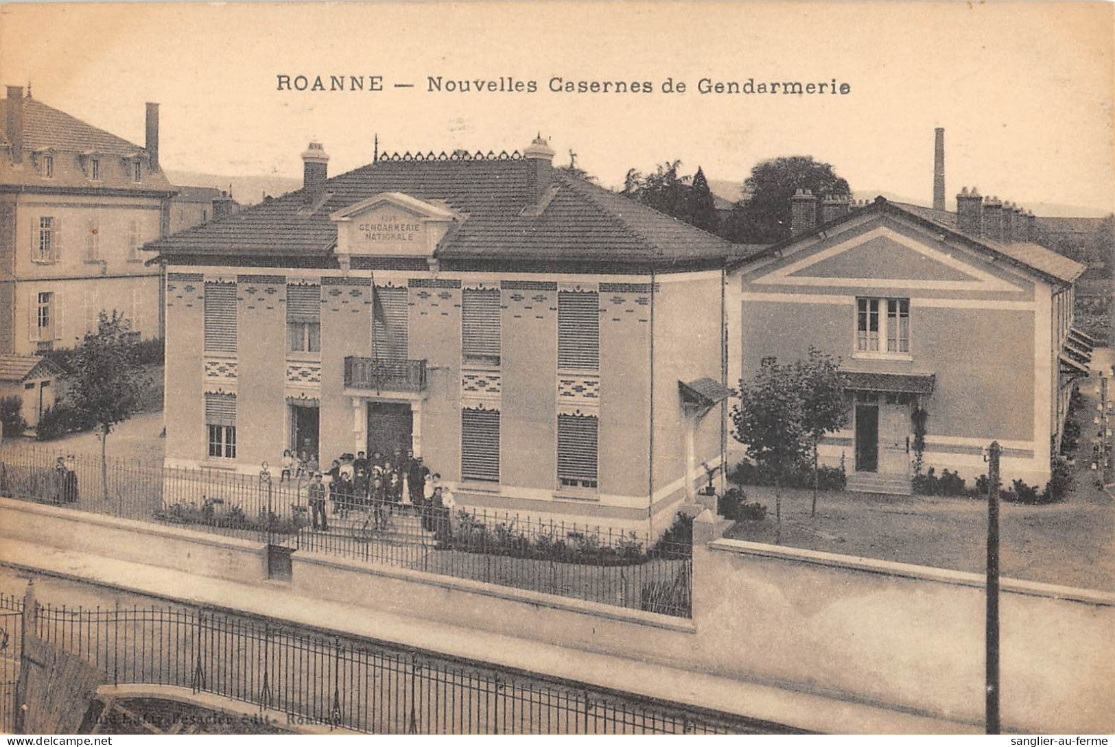 CPA 42 ROANNE / NOUVELLES CASERNES DE GENDARMERIE - Roanne