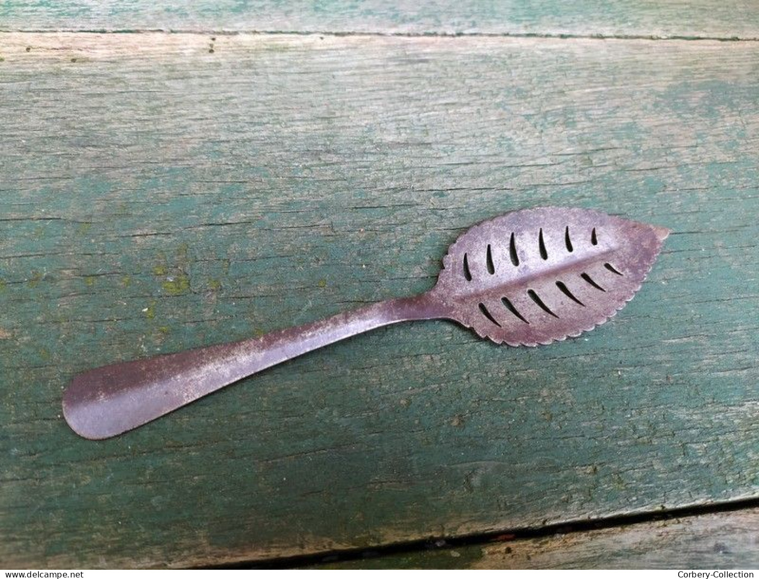 Ancienne Cuillère à Absinthe Forme De Feuille. - Spoons