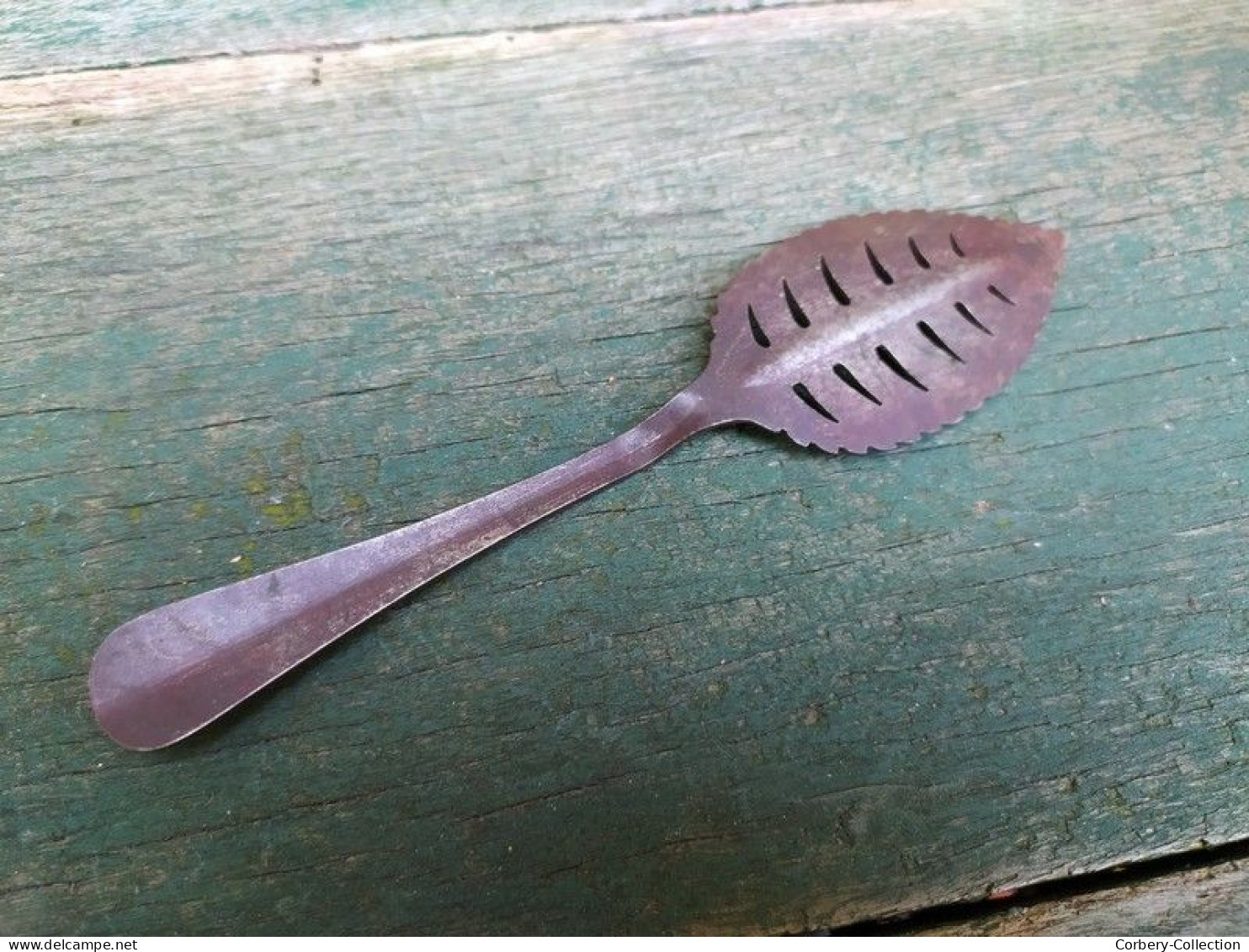 Ancienne Cuillère à Absinthe Forme De Feuille. - Spoons