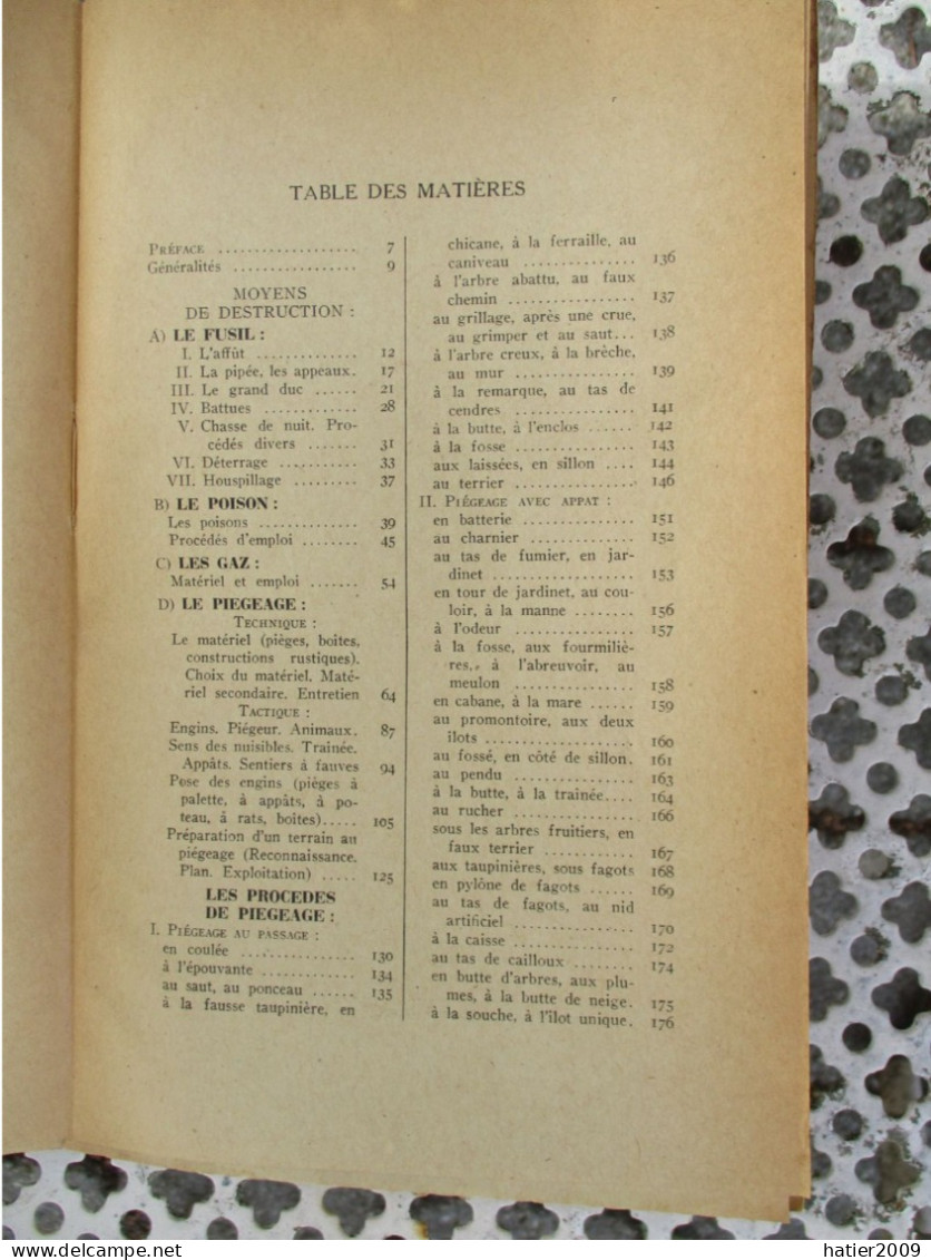 CHASSE- CHASSE A COURRE - Manuel du piégeur - braconnier - Gibier - André CHAIGNEAU Saint Hubert Club 1943