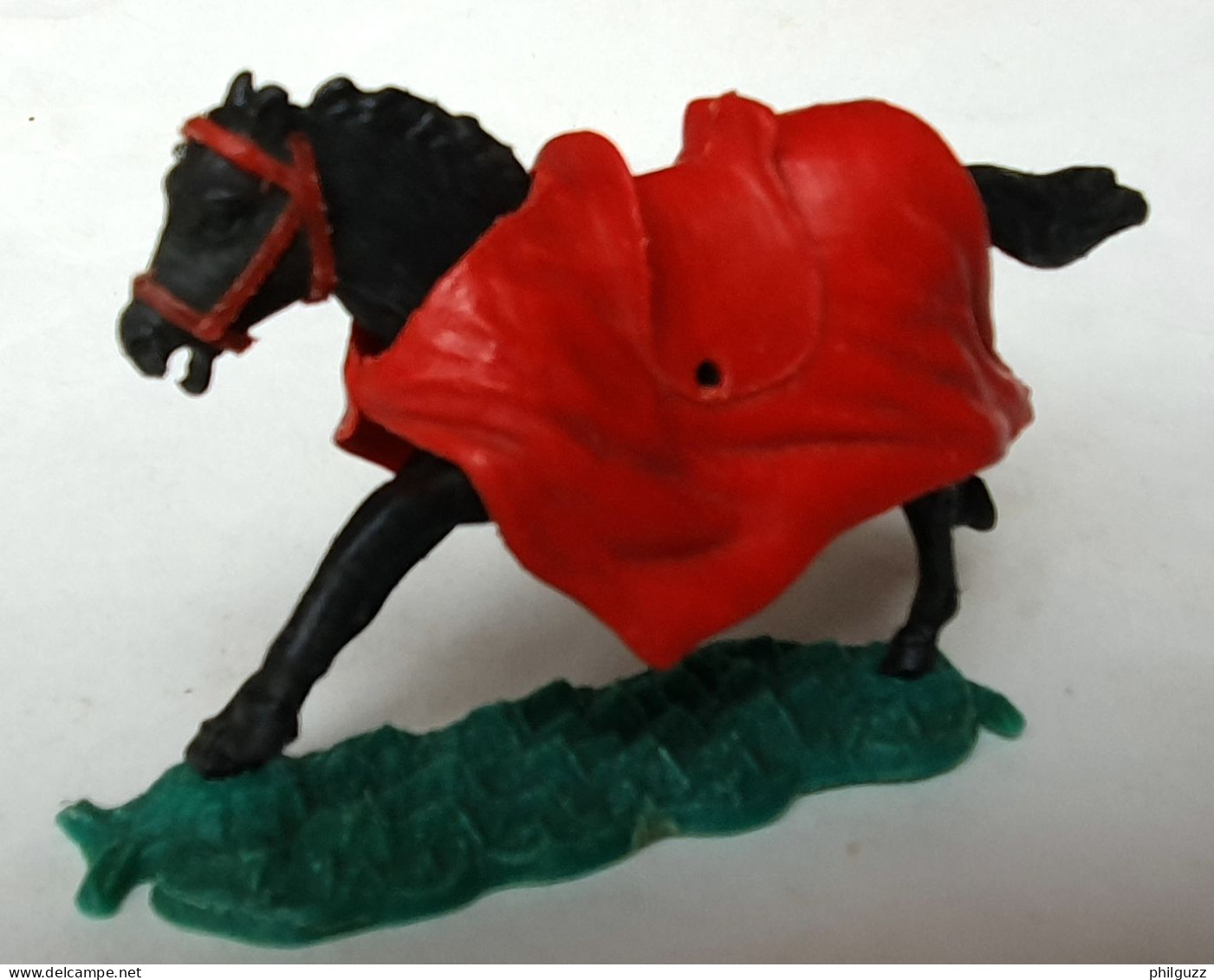 Figurine CHEVAL TIMPO MEDIEVAL AVEC JUPE Rouge (1)  - Pas BRITAINS - Militaires