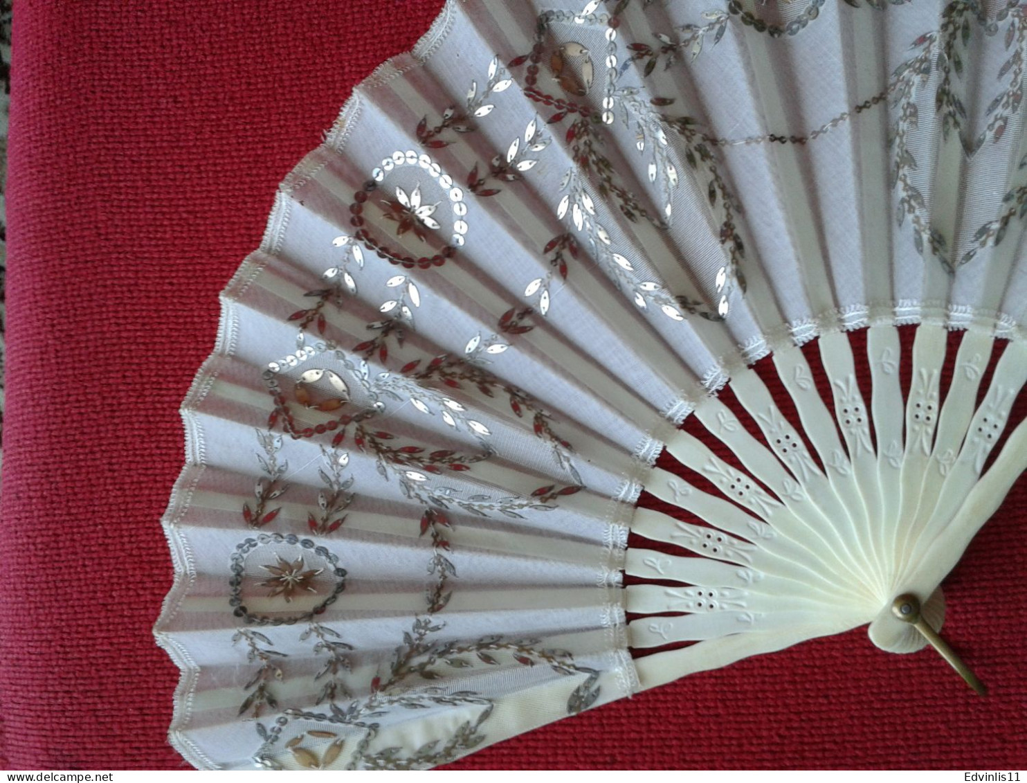 Antique! Victorian Style HAND FAN With Silver Sequin & White Lace Beautiful Bone Spokes - Fans