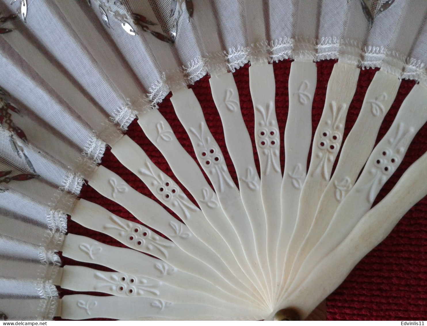 Antique! Victorian Style HAND FAN with Silver Sequin & White Lace Beautiful Bone Spokes