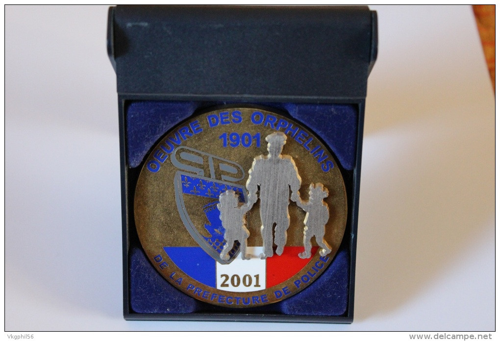 Lot Police: Médaille Commémorative Oeuvre Des Orphelins Préfecture De Police Nationale  Poids> 100 Gr. Diamètre 70 Mm - Police & Gendarmerie