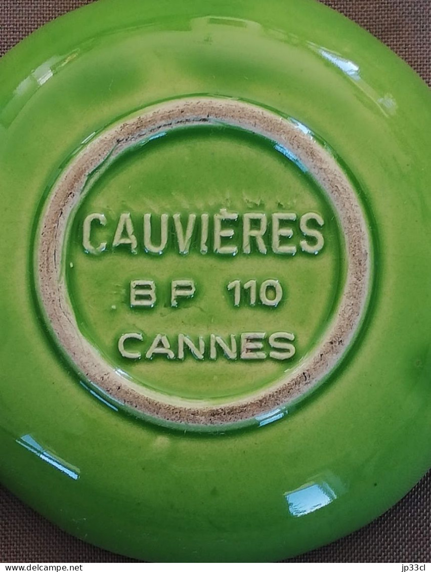 Lot De 2 Cendriers En Céramique "Mistral - Grand Vin Provençal - Cauvières, Cannes" - Sonstige & Ohne Zuordnung