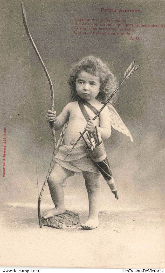 ENFANT - Scène - Un Enfant Déguisé En Cupidon - Petite Amoura -  Carte Postale Ancienne - Szenen & Landschaften