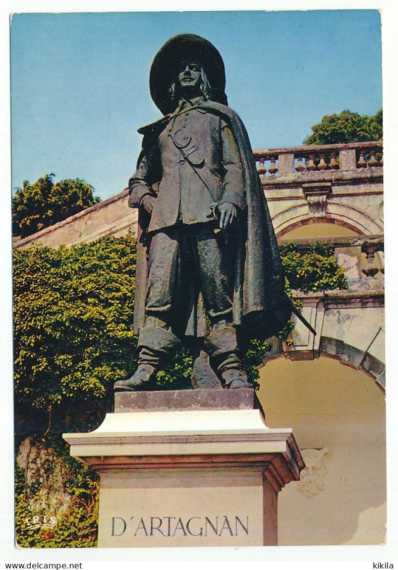 CPSM / CPM 10.5 X 15 Gers  AUCH  En Gascogne D'Artagnan  Statue - Auch