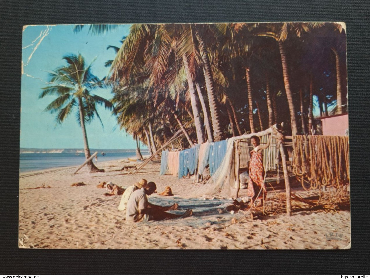 Timbres Numéros 372 Et 373 Sur CP : Plage Des Pêcheurs. - Brieven En Documenten