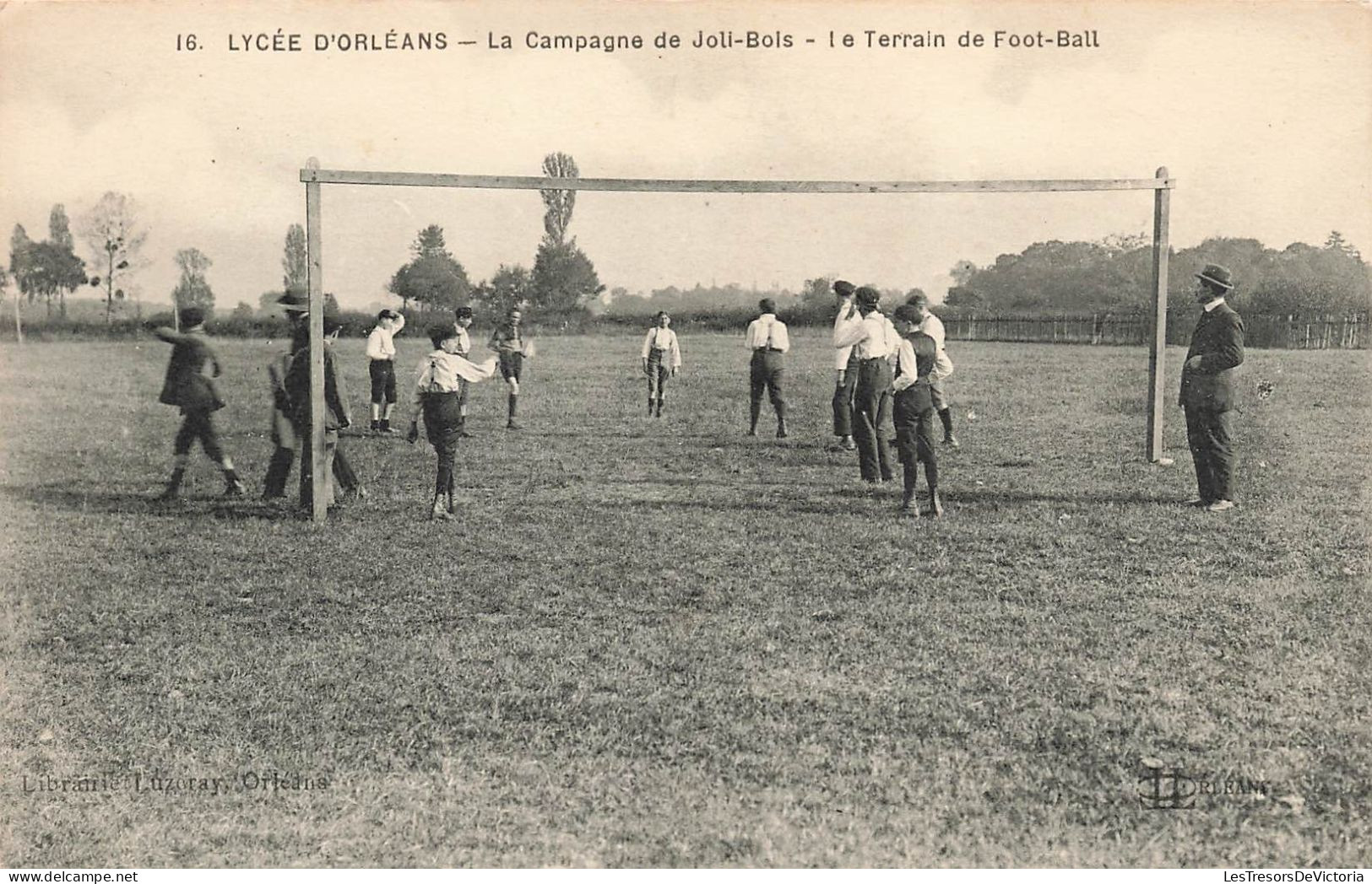France - Orléans - Lycée D'Orléans - La Campagne Du Joli Bois - Le Terrain De Football - Animé -  Carte Postale Ancienne - Orleans