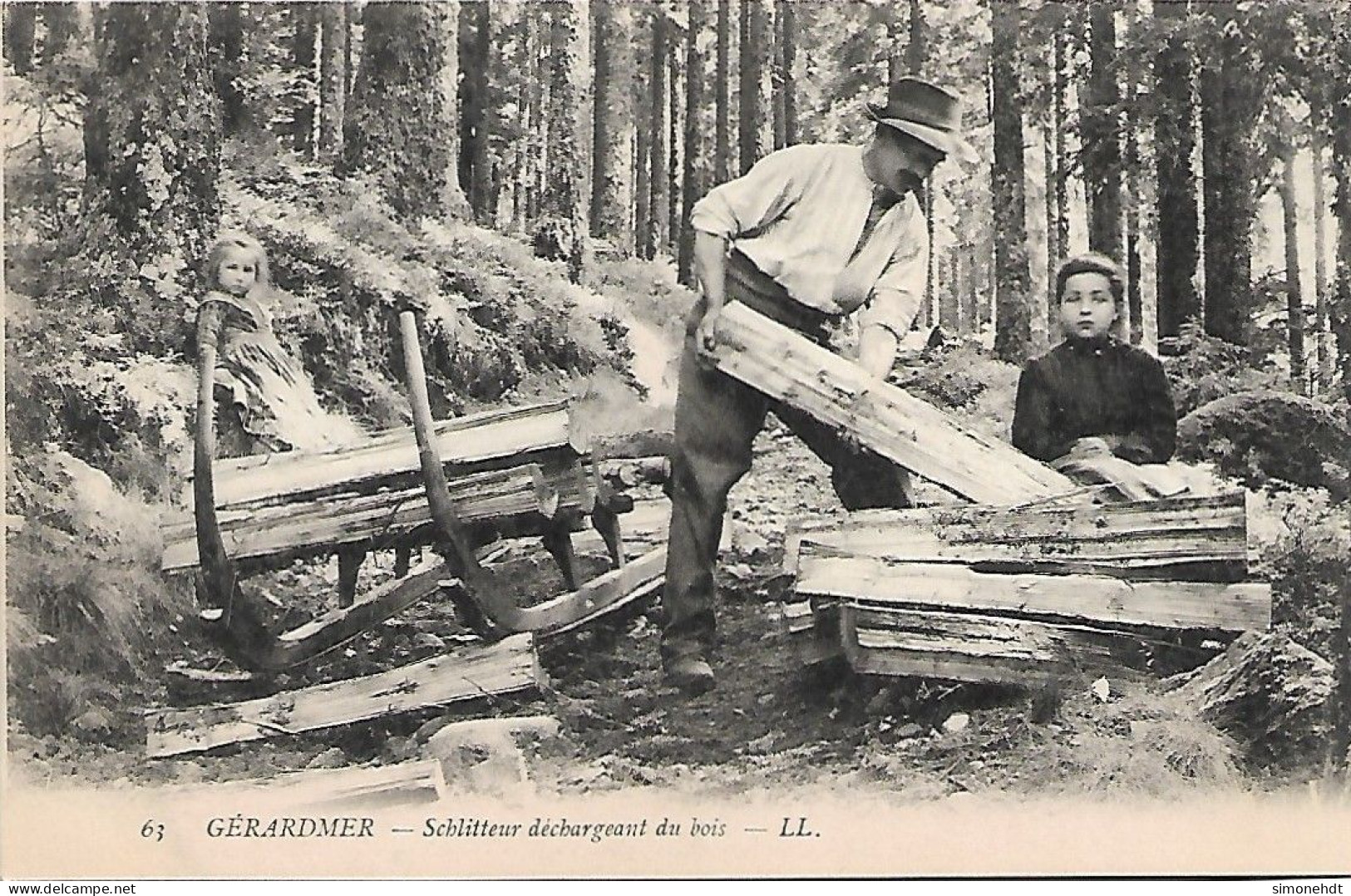 GERARDMER - Schlitteur Déchargeant Le Bois - Industrie