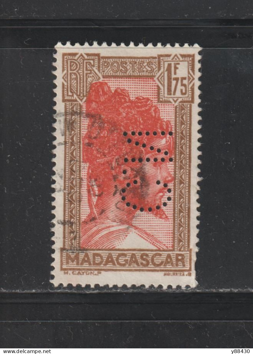 MADAGASCAR - 176 De 1930-38 - PERFORÉ.  C . N   -  Chef Sakalave . 1f.75 . Brun Et Carmin - 3 Scan - Autres & Non Classés