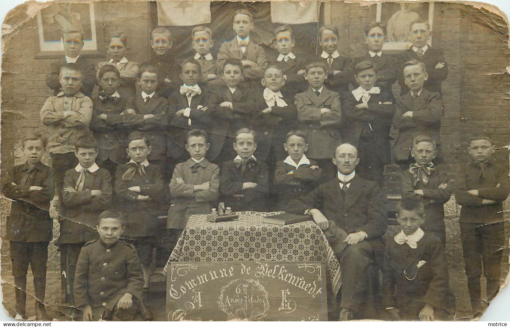 Commune De WELKENRAEDT ( Liège) - école Photo De Groupe 6em Année D'étude ,carte Photo Vendue En L'état. - Welkenraedt