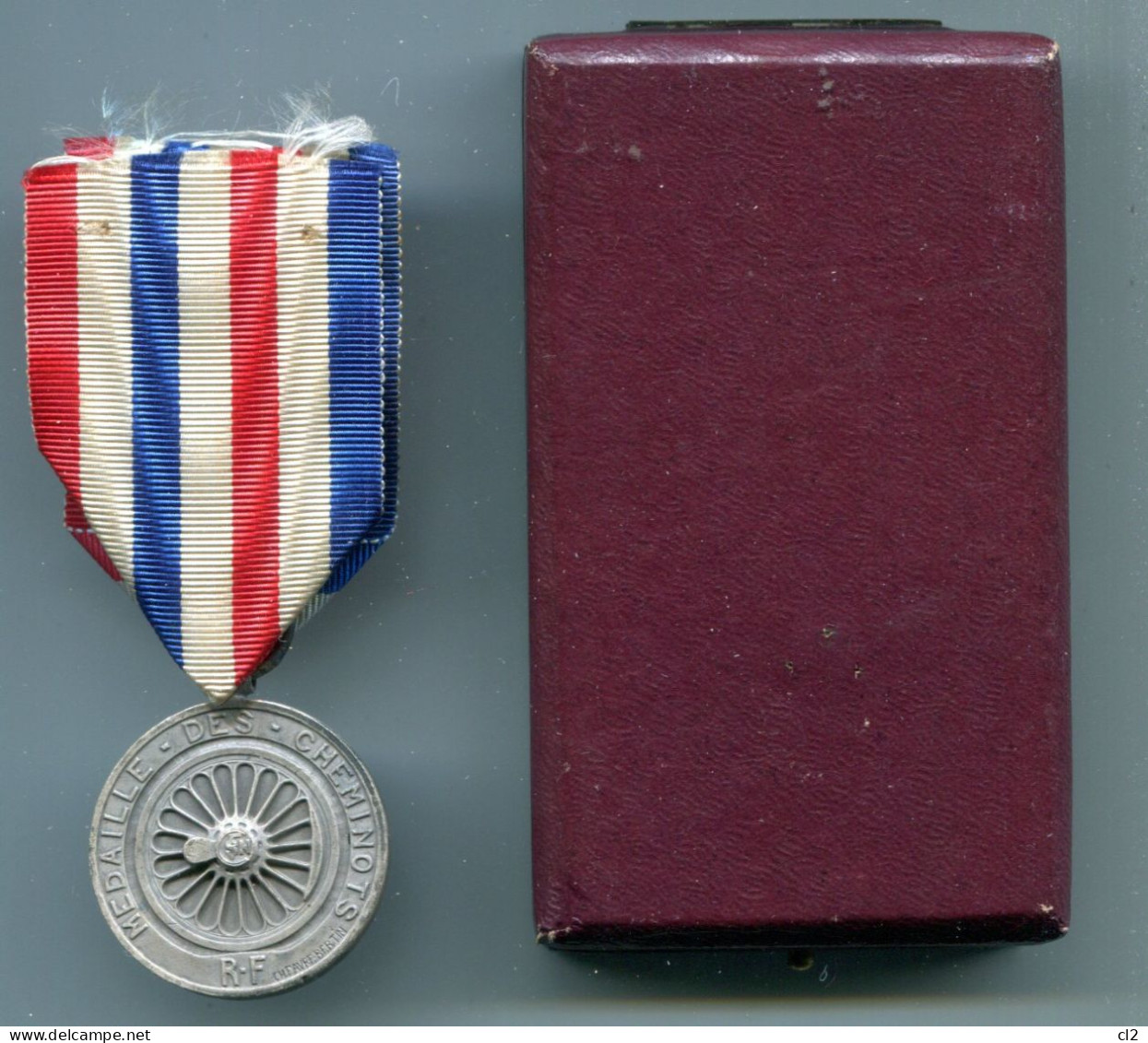 FRANCE - Médaille D'Honneur Des Chemins De Fer,  échelon Argent (modèle 1939) (avec Boîte) - Frankrijk