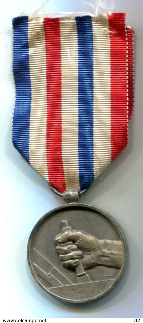 FRANCE - Médaille D'Honneur Des Chemins De Fer,  échelon Argent (modèle 1939) (avec Boîte) - Frankreich