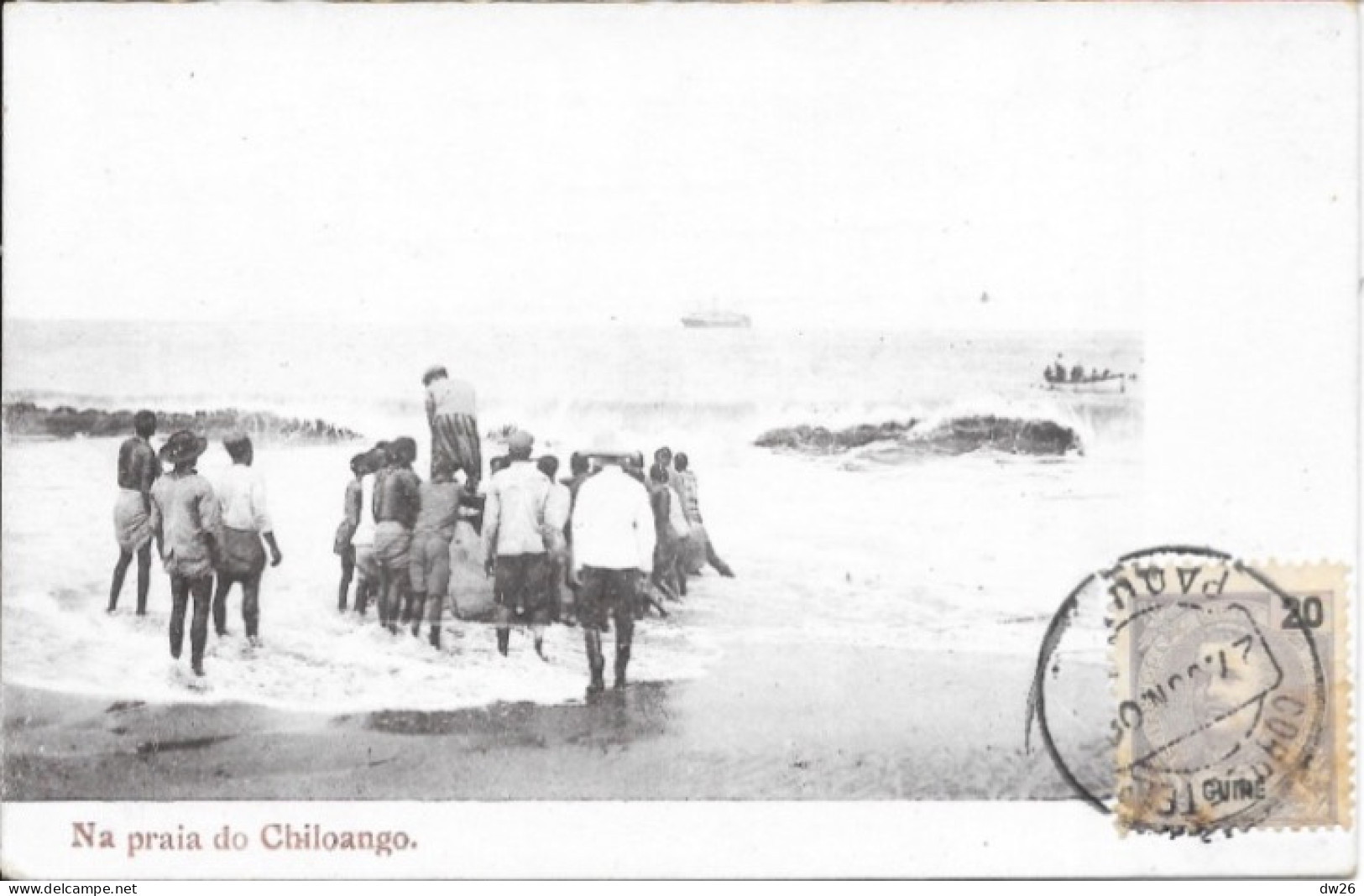 Na Praia Do Chiloango (Plage De Louango, Angola) Timbre De Guiné 20 Reis - Angola
