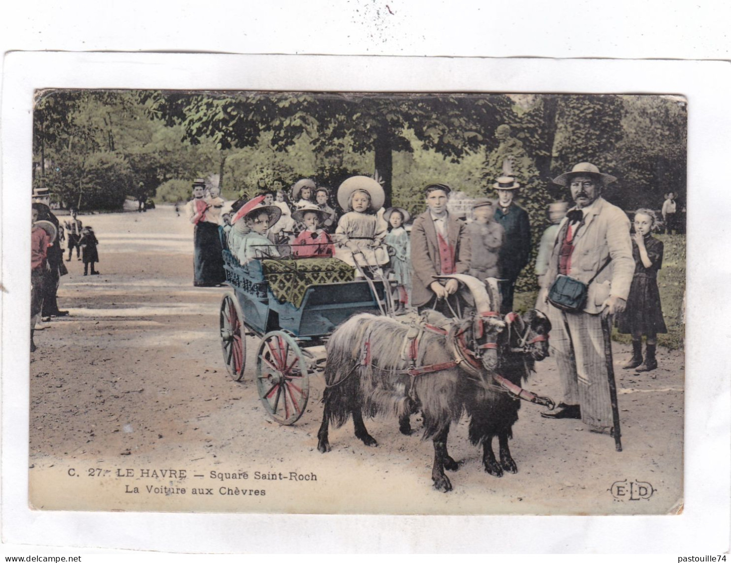 CPA :  14 X 9  -  LE  HAVRE  -  Square Saint-Roch  - La Voiture Aux Chèvres - Square Saint-Roch