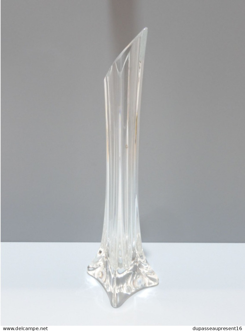 -JOLI VASE SOLIFLORE CRISTAL signé SAINT LOUIS COLLECTION déco XXe    E