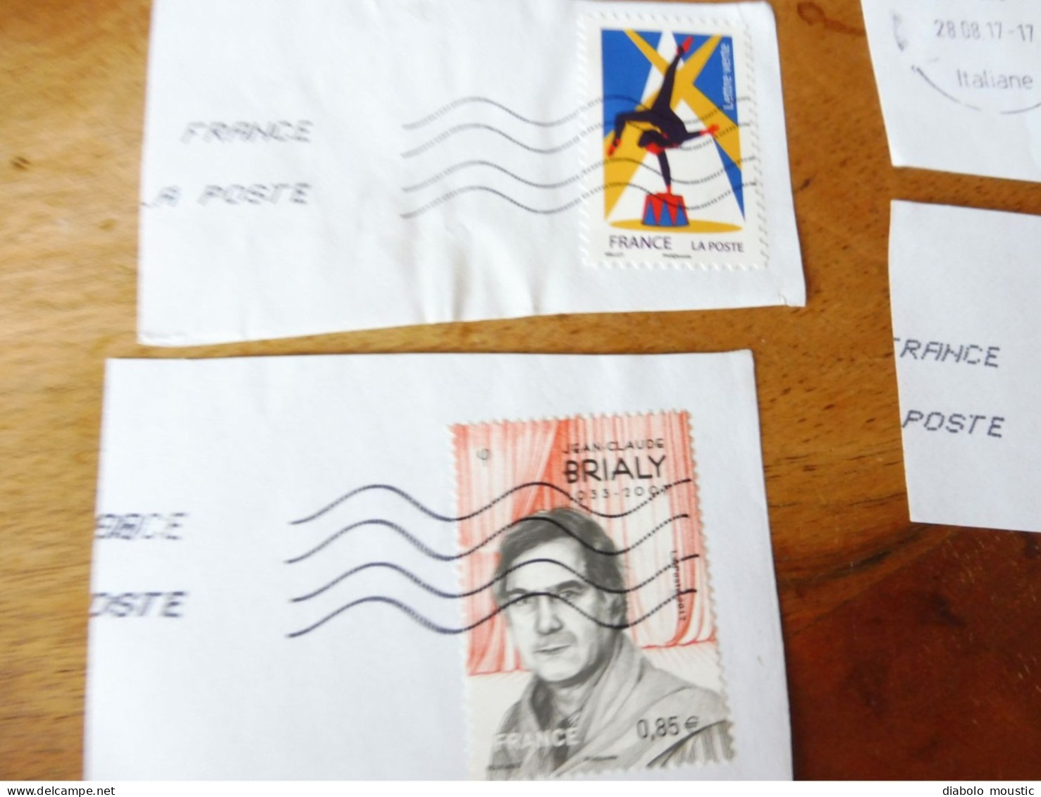 23 timbres divers  oblitérés  dont image de Jean-Claude Brialy