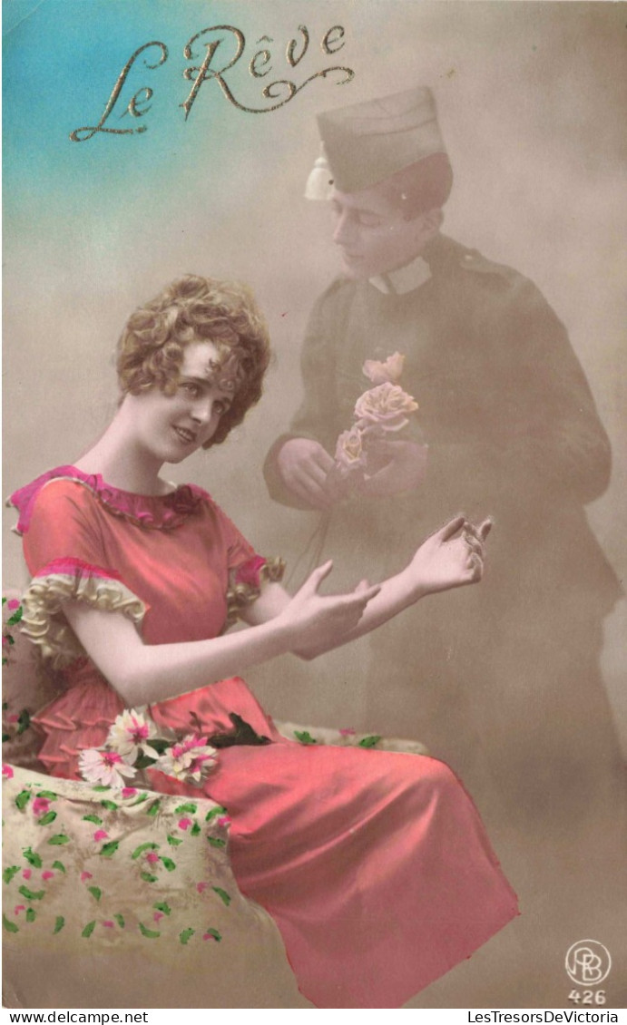 COUPLE - Le Rêve - Une Femme Et Un Soldat - Colorisé - Carte Postale Ancienne - Couples