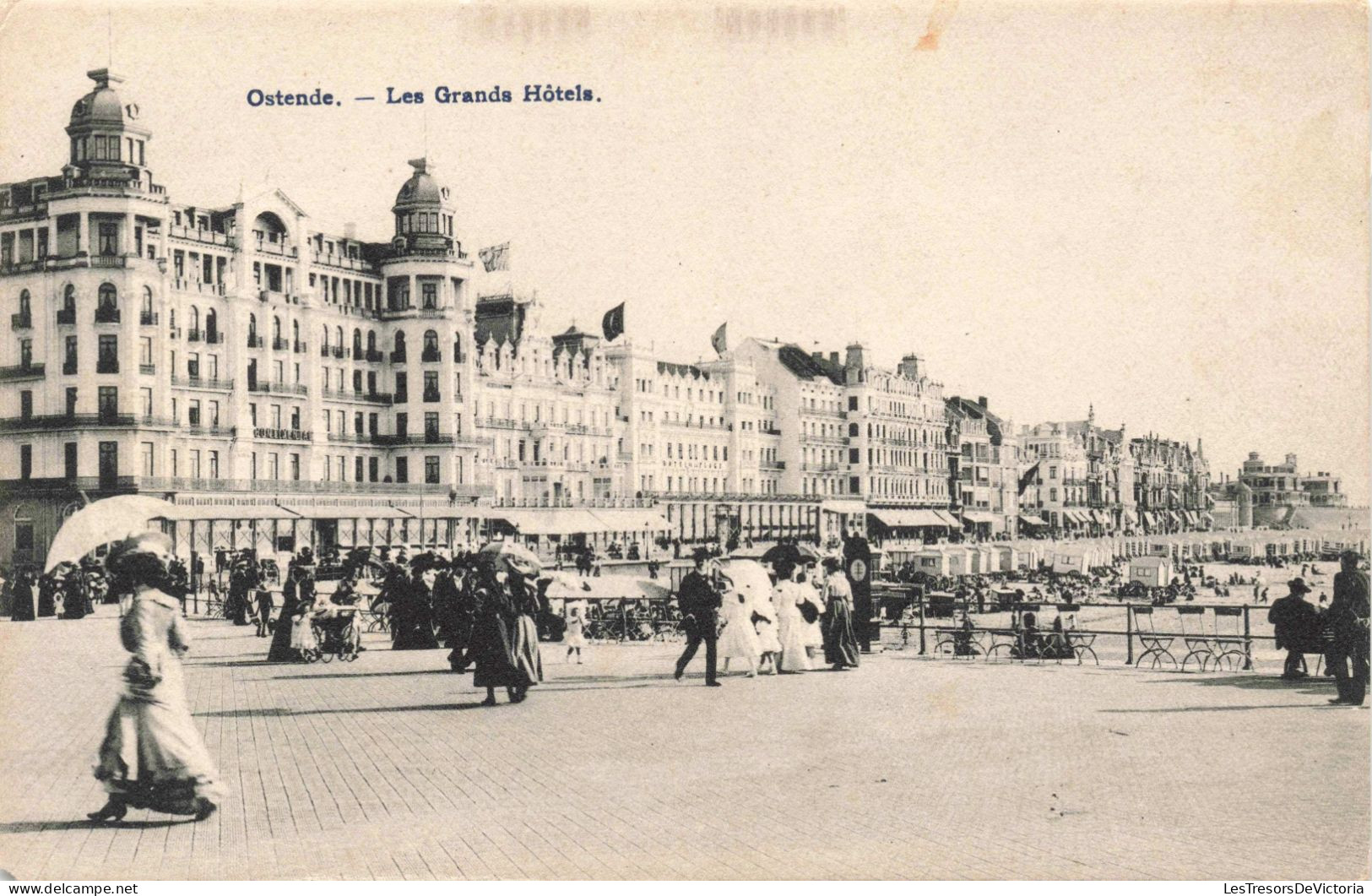 BELGIQUE - Ostende - Les Grands Hôtels - Animé  -  Carte Postale Ancienne - Oostende