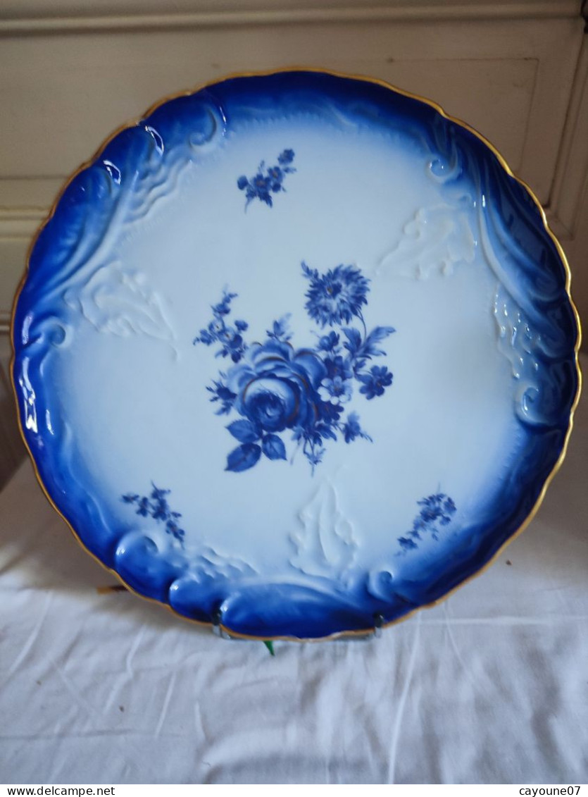 Tharaud Porcelaine  De Limoges Plat à Gâteau Bleu De Four Et Fleurs Dont Roses - Limoges (FRA)