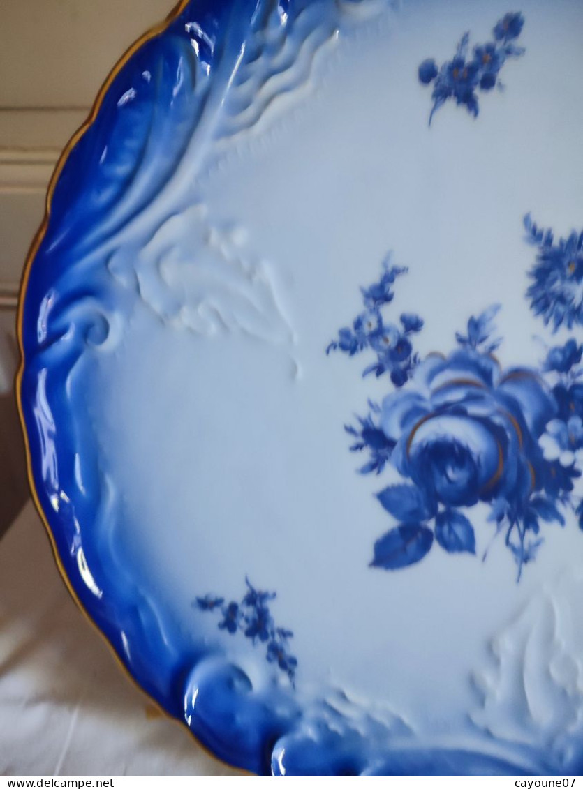 Tharaud Porcelaine  De Limoges Plat à Gâteau Bleu De Four Et Fleurs Dont Roses - Limoges (FRA)