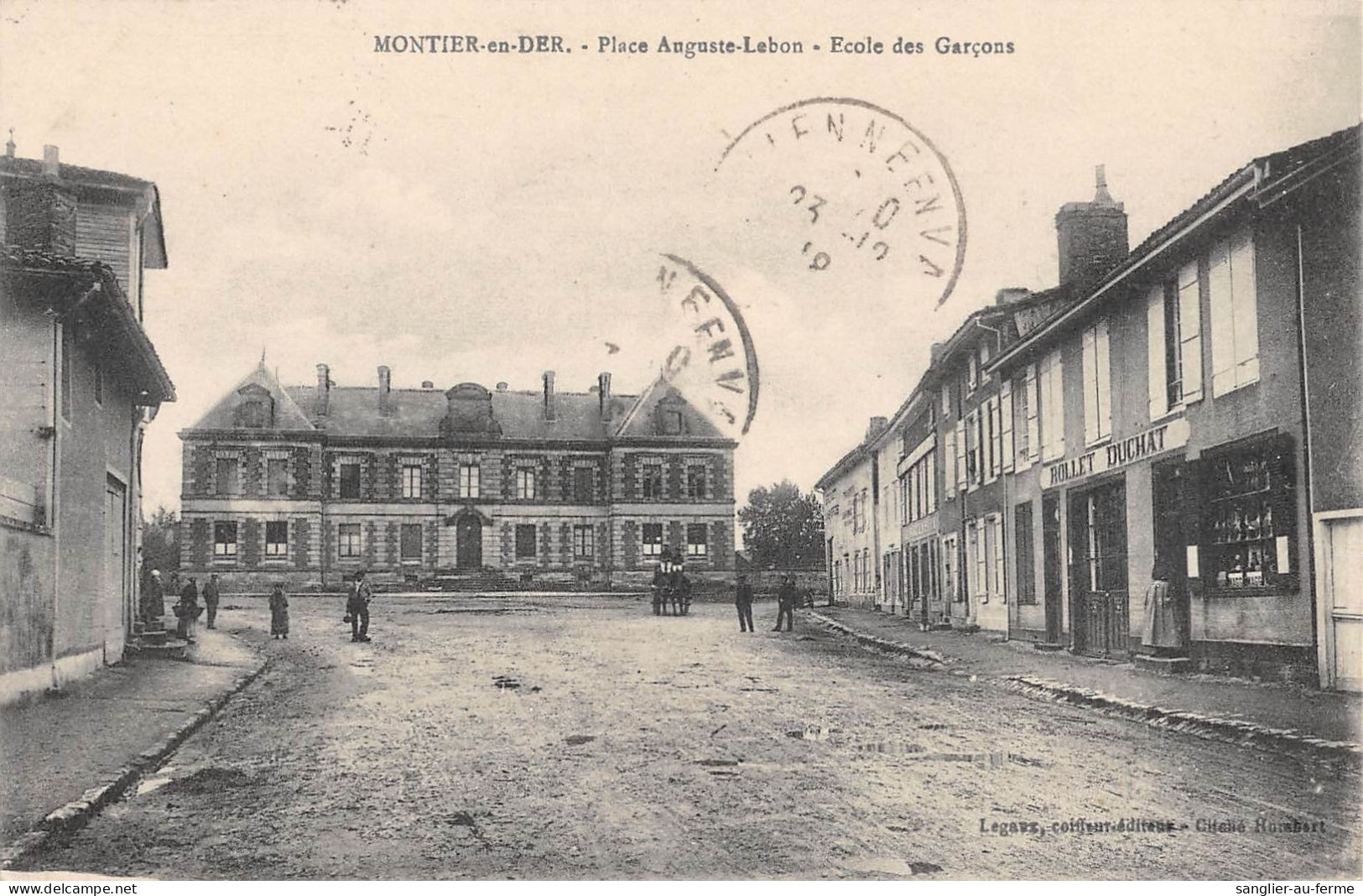 CPA 52 MONTIER EN DER / PLACE AUGUSTE LEBON / ECOLE DE GARCONS - Montier-en-Der