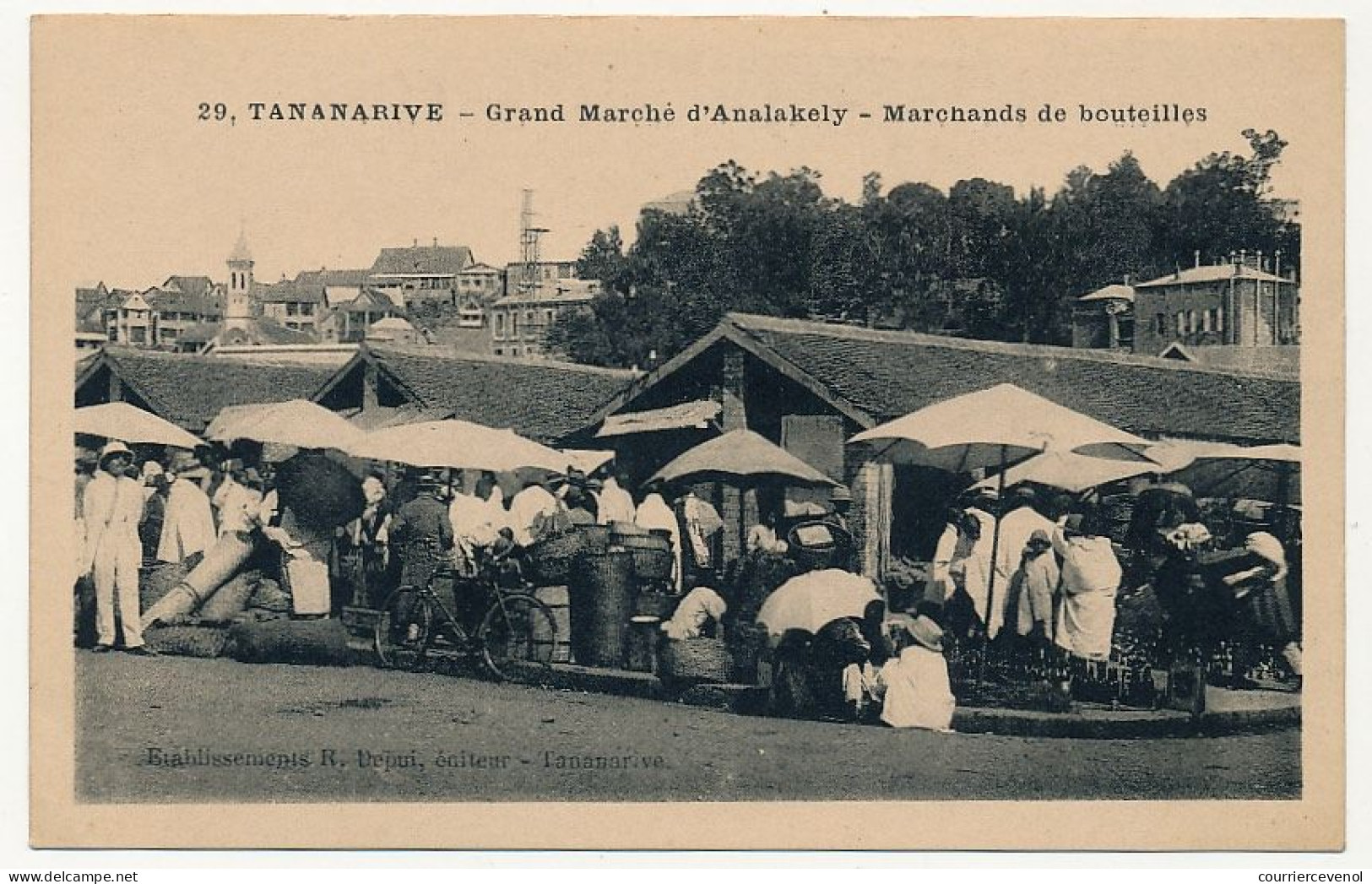 CPA - MADAGASCAR - TANANARIVE - Grand Marché D'Analakely - Marchands De Bouteilles - Madagaskar