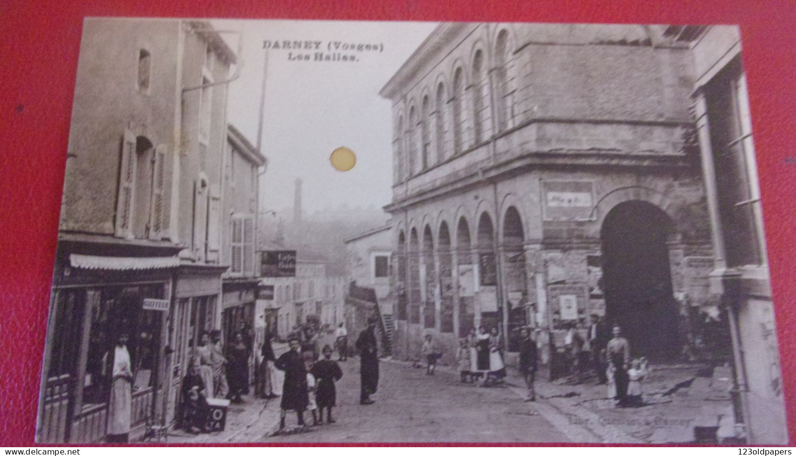 88 DARNEY LES HALLES ENSEIGNE CARTES POSTALES ILLUSTREES COMMERCE - Darney