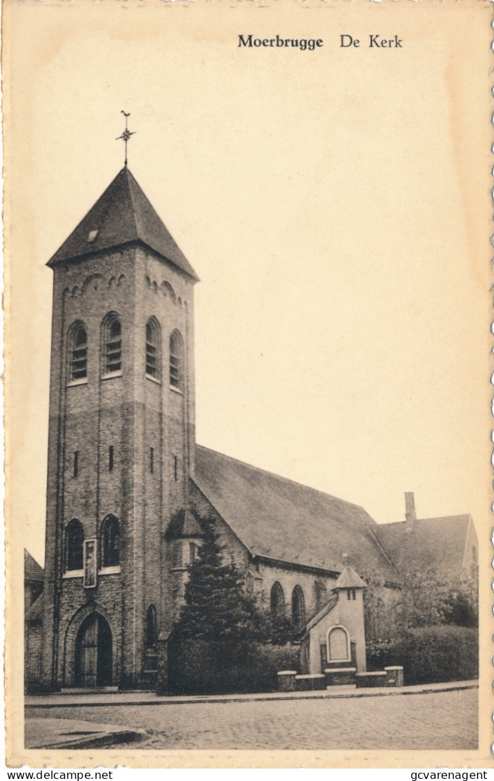 MOERBRUGGE   DE KERK          2 SCANS - Oostkamp