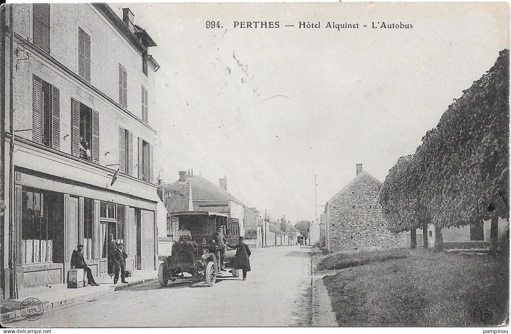 77 PERTHES - Hôtel Alquinet - L'Autobus - Animée - Perthes