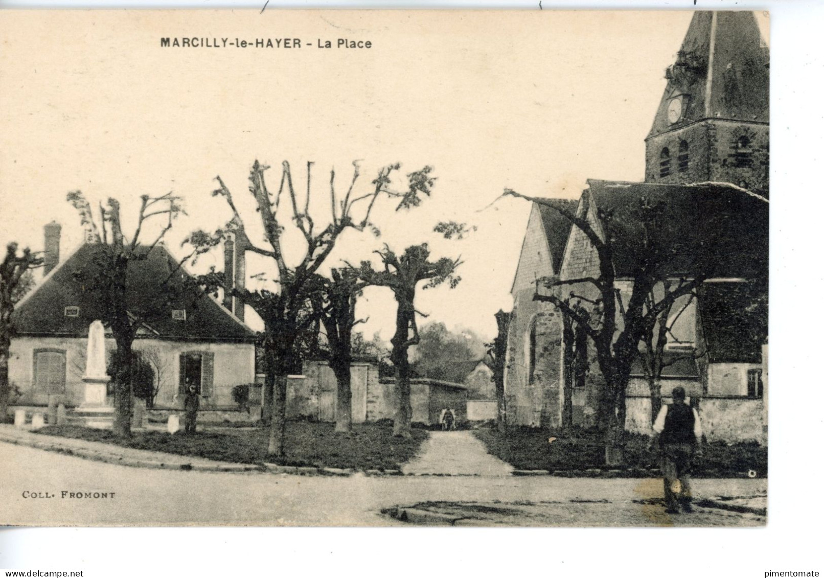 MARCILLY LE HAYER LA PLACE 1930 - Marcilly