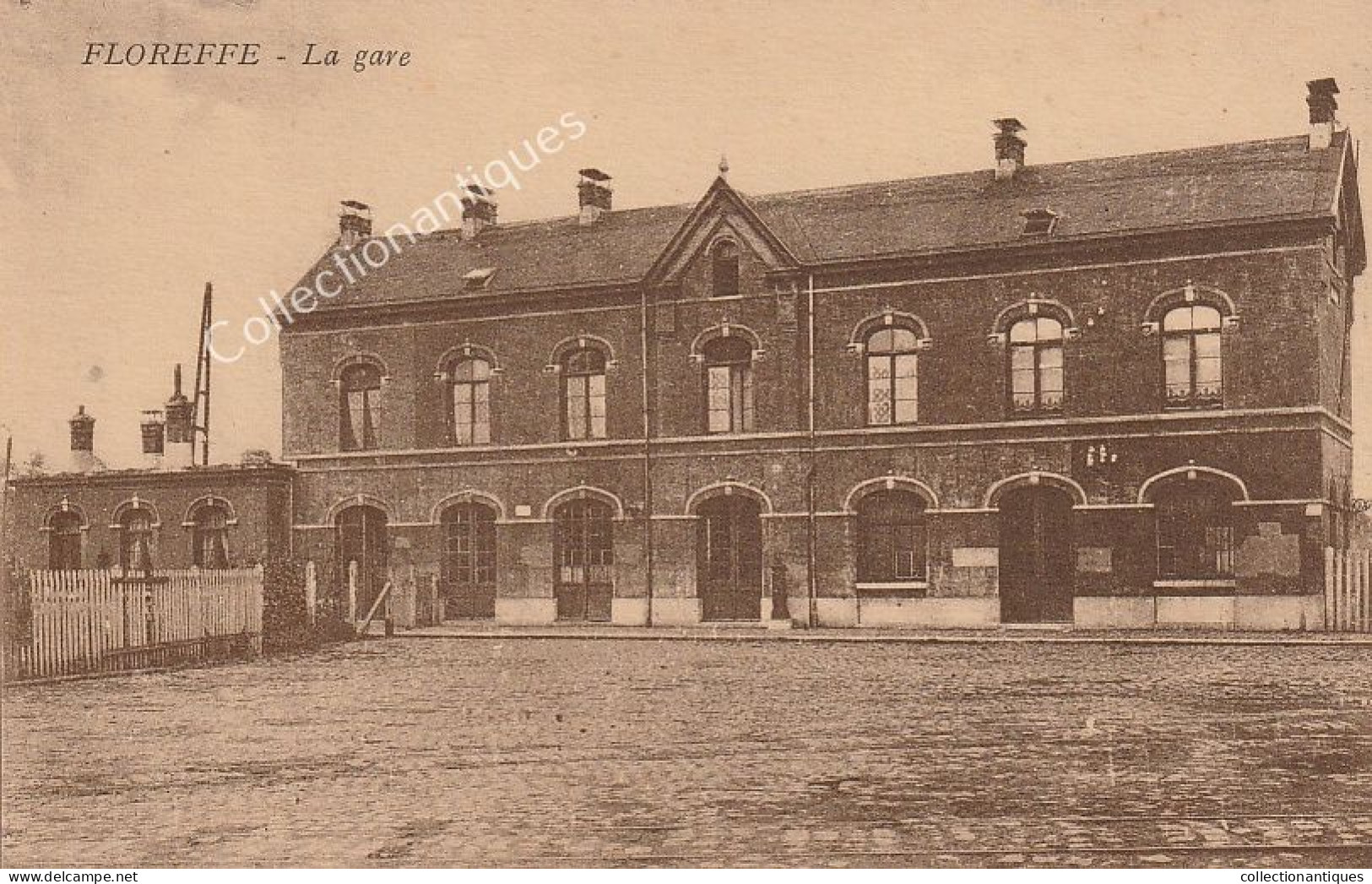 CPA Floreffe - La Gare - Non Circulée - Divisée - TTB - Floreffe