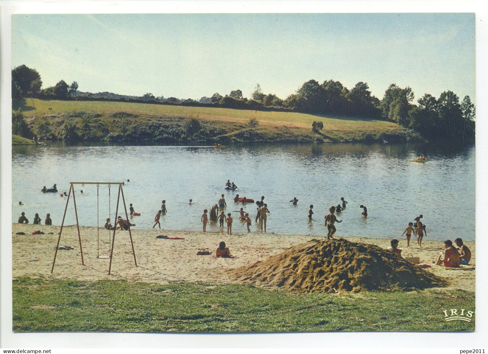 CPSM 87 Haute Vienne - LAURIÈRE - Le Plan D'Eau Et La Plage - Animation, Baigneurs - Lauriere