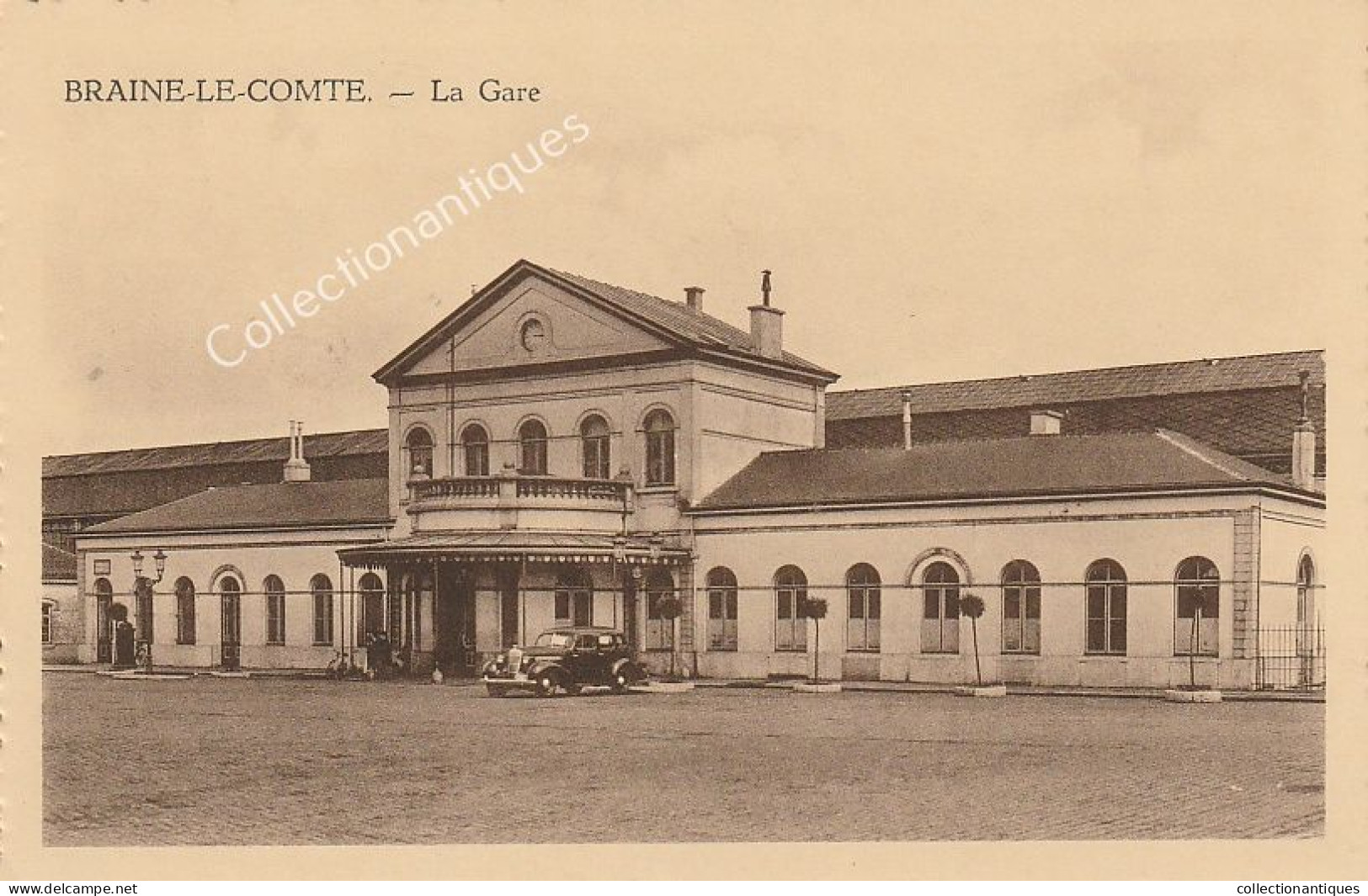 CPA Braine-le-Comte - La Gare - Non Circulée - Divisée - Animée - Braine-le-Comte