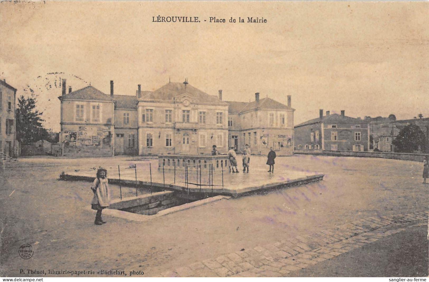 CPA 55 LEROUVILLE / PLACE DE LA MAIRIE - Otros & Sin Clasificación