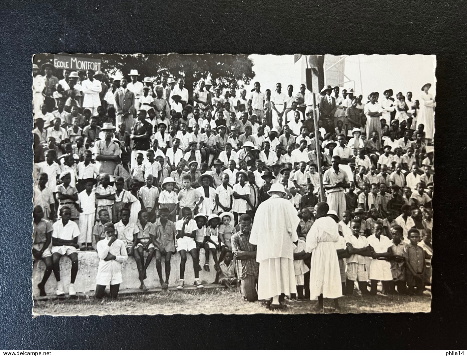 SP CPA GABON / PERES DU ST ESPRIT LIBREVILLE DISTRIBUTION DE LA SAINTE COMMUNION / SANS CORRESPONDANCE - Brieven En Documenten